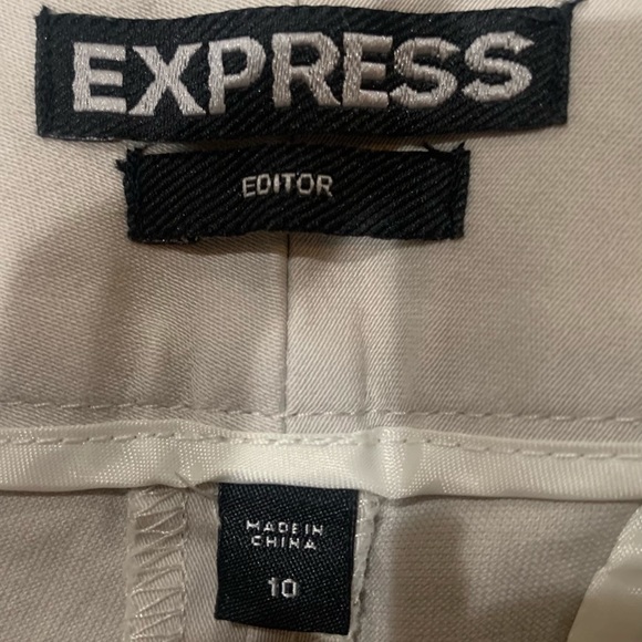 Express Cream/ Khaki dress shorts - Picture 2 of 3